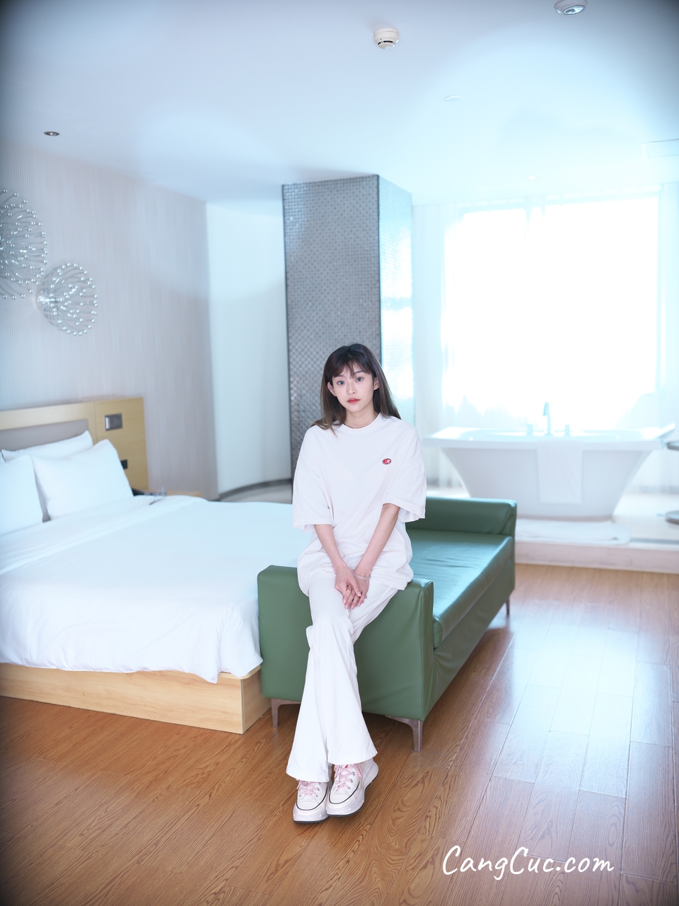 [Private Photoshoot] 希威社 – 極品 國模 私拍 4K 套圖